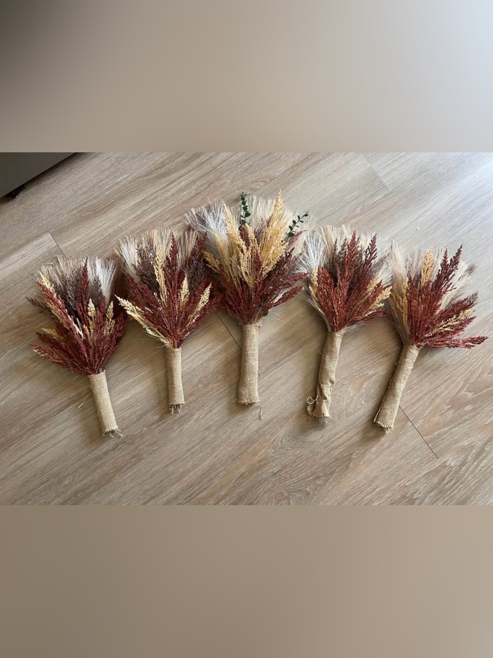 Rustic Red & Cream bridal Bouquets, 4 bridesmaids and 1 bride